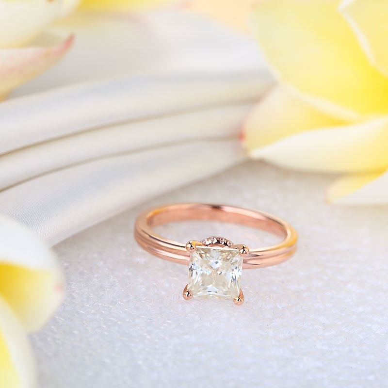 情有獨鍾 純14K玫瑰金 方形莫桑石 1克拉 戒指 - 精品珠寶