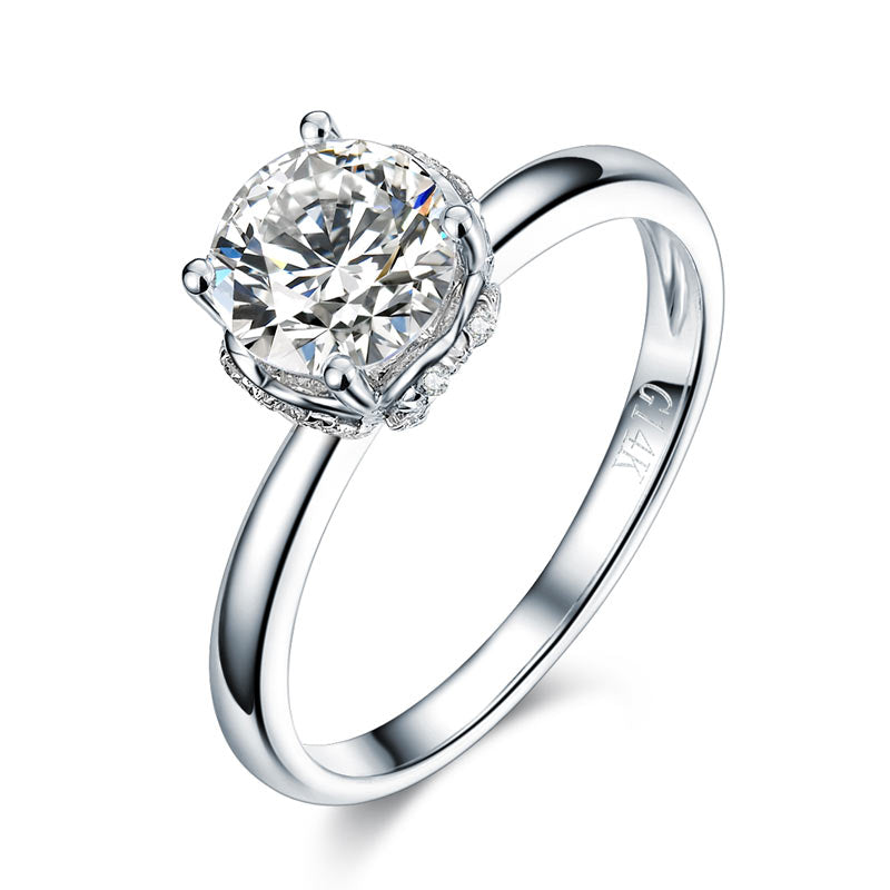 幸運滿滿 純14K白金 四爪裝飾 莫桑石 1克拉 訂婚戒指 - 精品珠寶